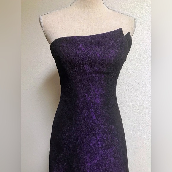 STUNNING! Nicole Miller Collection Strapless Textured Gown Eggplant - Sz 2 - Picture 3 of 5